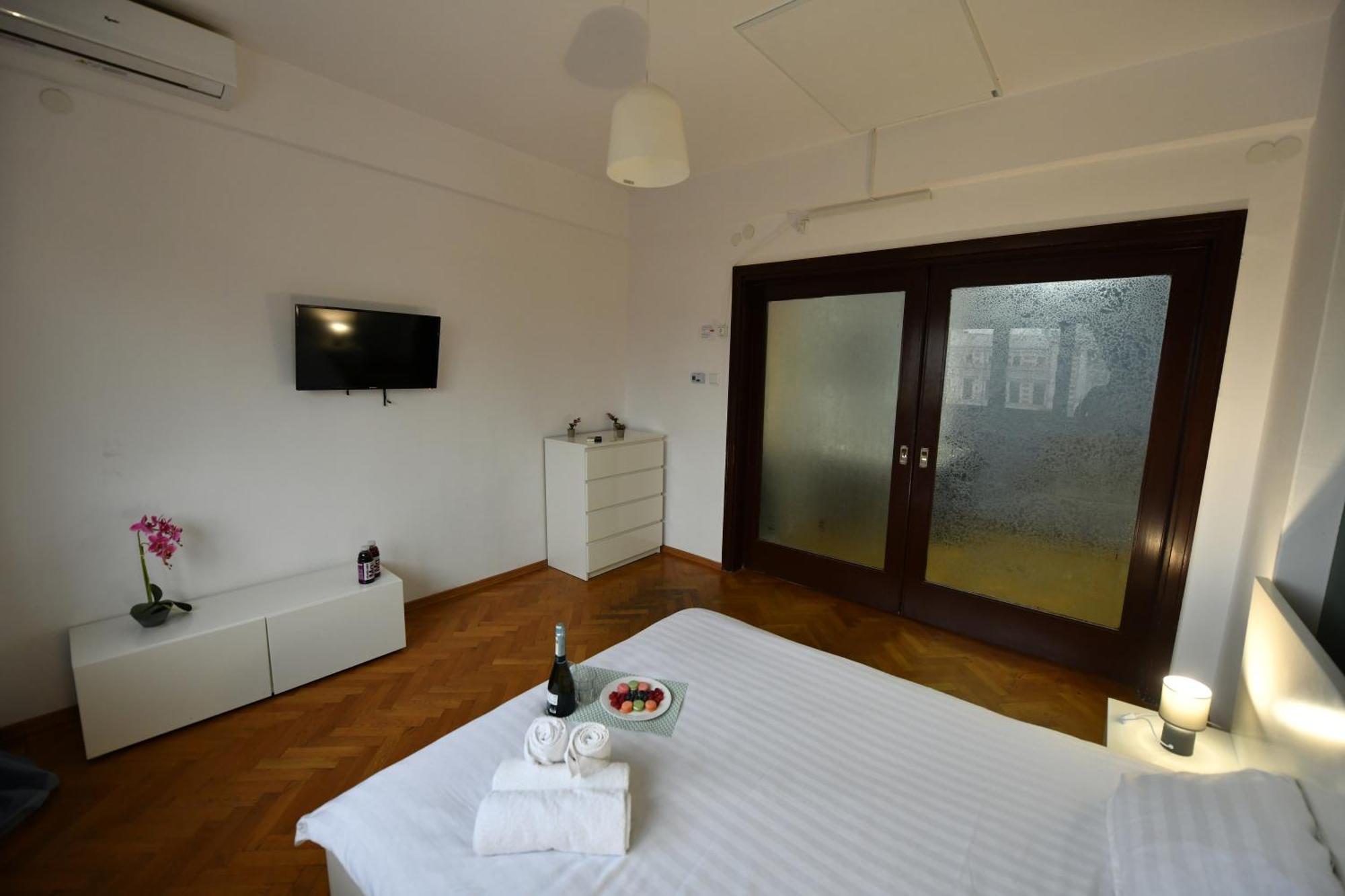 Apartament Boulevard View 2br In Old Town *