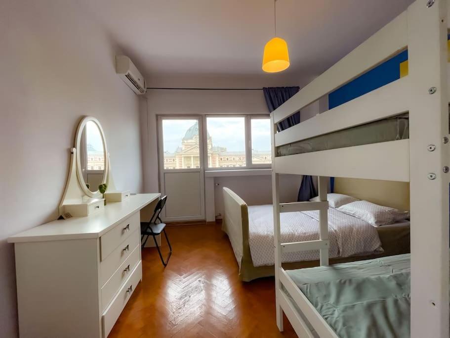 Boulevard View 2br In Old Town Apartament