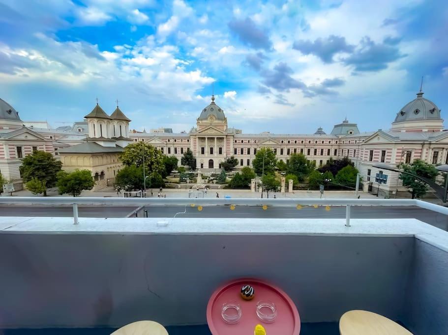 Boulevard View 2br In Old Town Appartamento