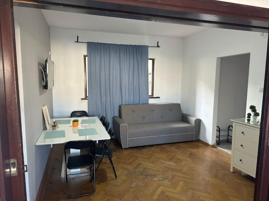 Apartament Boulevard View 2br In Old Town Bucureşti